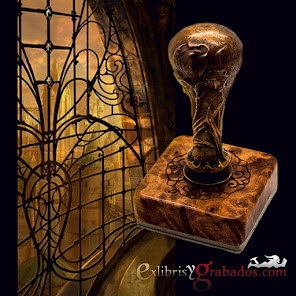 Ex libris personalizado artesanal como regalo navideño para amantes de los libros